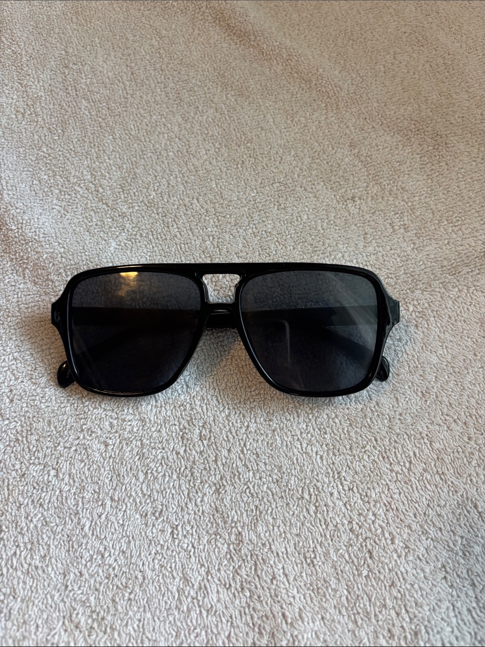 Classic Black Aviator-Style Sunglasses